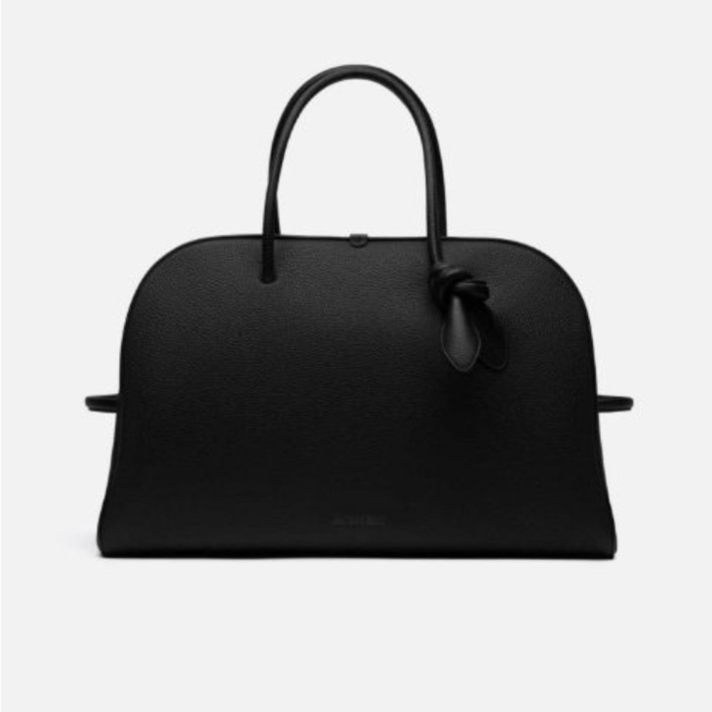 Jacquemus
Le Grand Turismo Leather Tote Bag